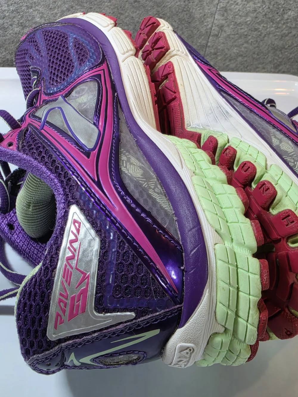 Brooks breathable purple